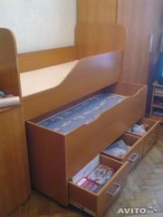 Продам двухъярусную выкатную кровать